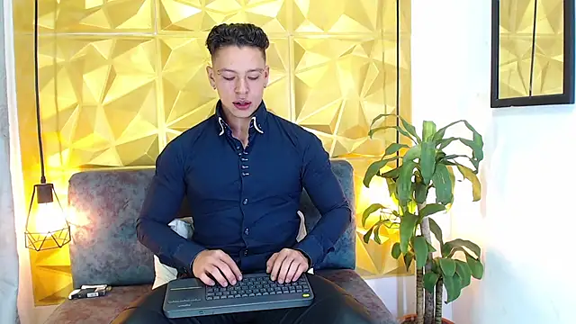 Snapshot of Baxter_Dex chatting on December 8, 2024, 6:11 am Baxter Dex online show from December 8, 2024, 6:11 am