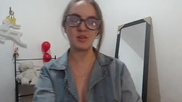 Snapshot of Venus_Santana chatting on December 1, 2024, 9:48 pm Venus Santana online show from December 1, 2024, 9:48 pm