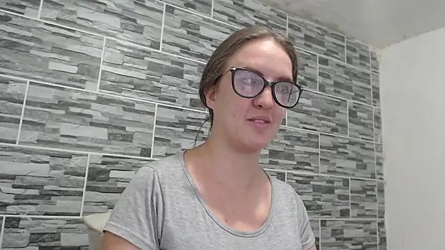 Snapshot of Venus_Santana chatting on December 17, 2024, 12:23 am Venus Santana online show from December 17, 2024, 12:23 am