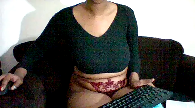 Snapshot of THUEBA17 chatting on January 12, 2025, 1:11 am THUEBA17 online show from January 12, 2025, 1:11 am