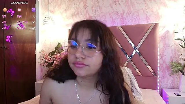 Snapshot of Miaa_Smiith1 chatting on March 6, 2025, 6:37 pm Miaa Smiith1 online show from March 6, 2025, 6:37 pm