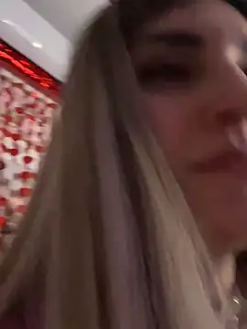 EvelynFrances online show from February 14, 2025, 6:51 pm