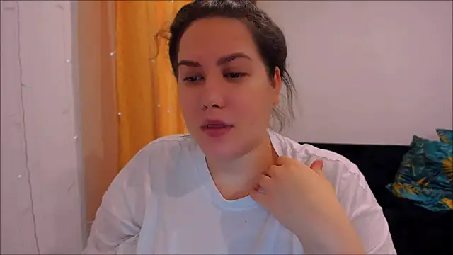Snapshot of _madalexa_ chatting on February 2, 2025, 9:40 am  madalexa  online show from February 2, 2025, 9:40 am