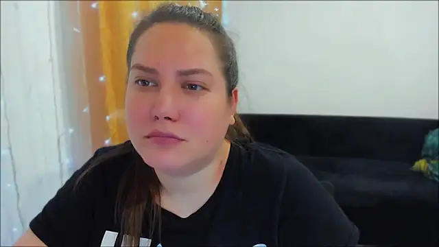 Snapshot of _madalexa_ chatting on October 16, 2025, 7:26 pm  madalexa  online show from October 16, 2025, 7:26 pm