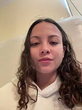 Megan Rodrigo online show from February 12, 2026, 2:01 pm