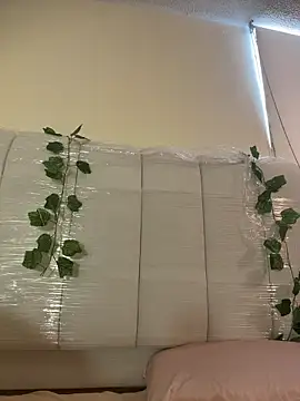 Megan Rodrigo online show from March 13, 2026, 2:12 pm