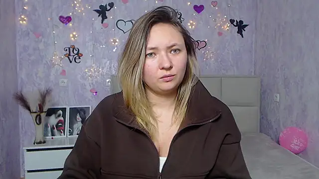 SallyVerda online show from February 6, 2025, 11:04 pm