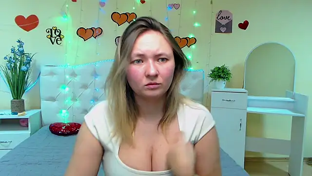 SallyVerda online show from February 11, 2025, 6:44 pm