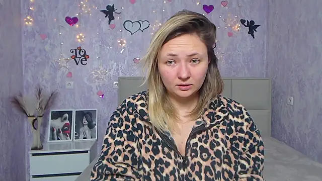 SallyVerda online show from February 13, 2025, 7:42 pm