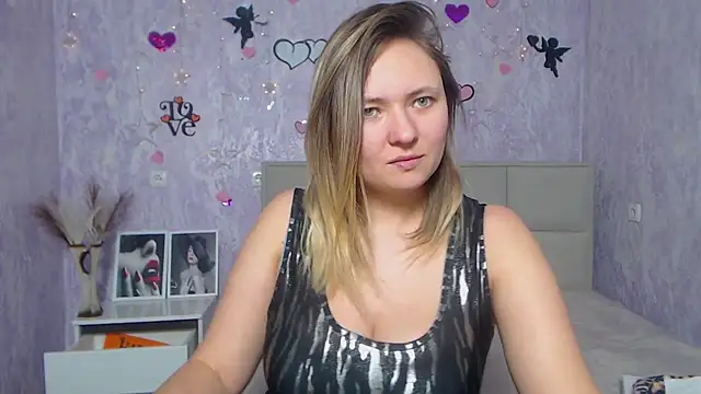 SallyVerda online show from February 13, 2025, 11:15 pm