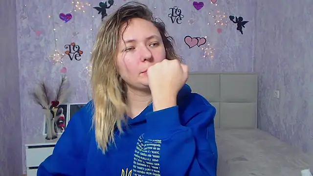 SallyVerda online show from February 21, 2025, 1:00 am