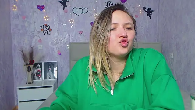 SallyVerda online show from February 25, 2025, 9:46 pm