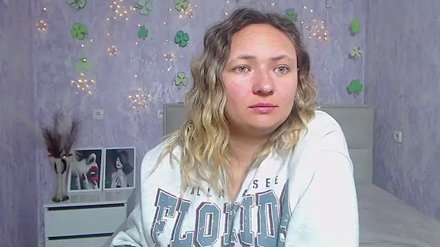 SallyVerda online show from March 17, 2025, 6:42 pm