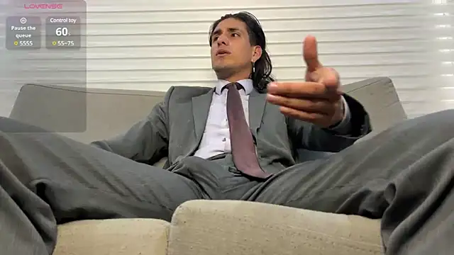 Tom blunt96 online show from February 5, 2025, 7:20 pm