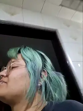 lucky-leah online show from February 7, 2025, 7:07 am