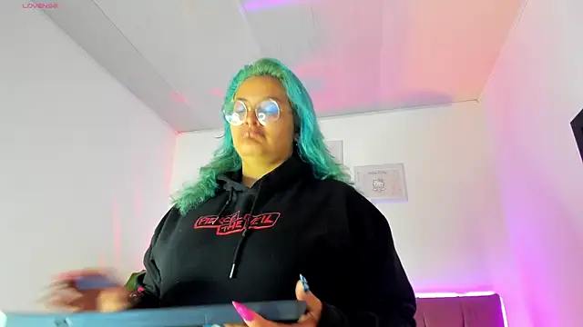 lucky-leah online show from March 1, 2025, 3:32 am