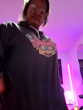 lucky-leah online show from October 15, 2025, 3:50 am