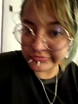 lucky-leah online show from October 31, 2025, 4:02 am