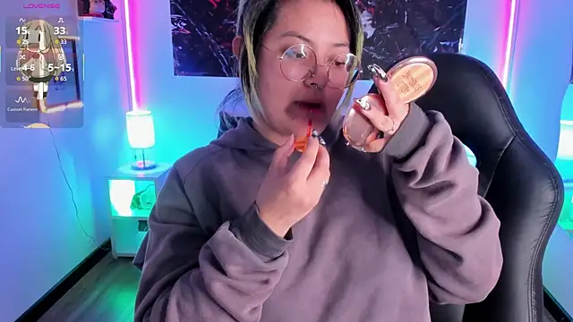 lucky-leah online show from November 12, 2025, 4:46 am