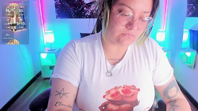 lucky-leah online show from December 18, 2025, 3:23 am