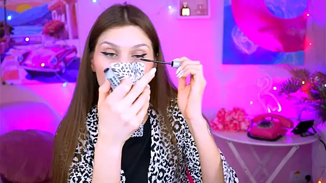 Snapshot of MollyPerry chatting on January 15, 2025, 4:11 pm MollyPerry online show from January 15, 2025, 4:11 pm