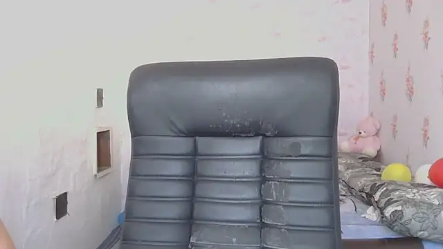 Snapshot of KittyyLaBeauty chatting on March 8, 2025, 7:05 am KittyyLaBeauty online show from March 8, 2025, 7:05 am