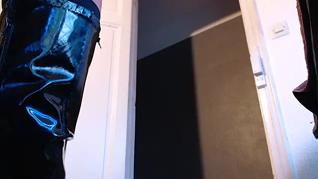 Snapshot of rustoff@xh chatting on October 31, 2025, 6:09 pm rustoffxh online show from October 31, 2025, 6:09 pm