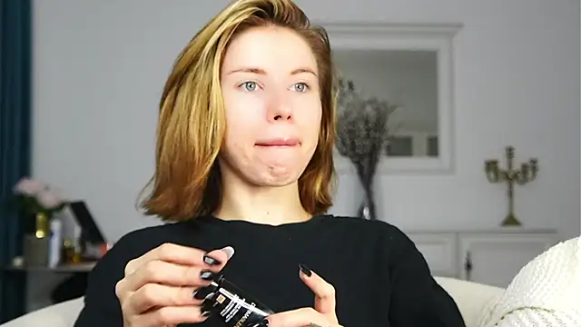 ivyleague  online show from October 1, 2025, 3:34 am