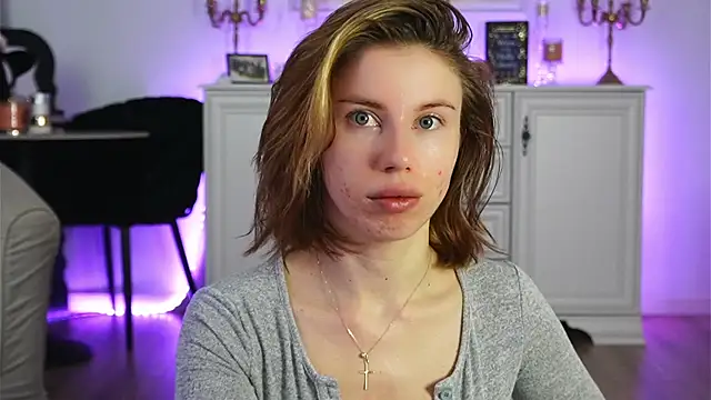 ivyleague  online show from November 4, 2025, 4:00 am