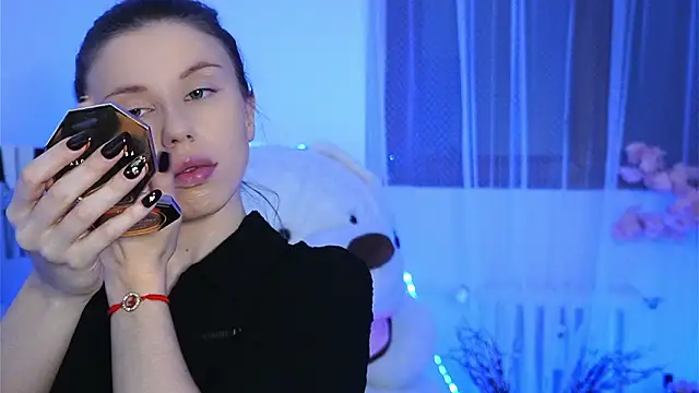 ivyleague  online show from March 7, 2026, 6:16 pm