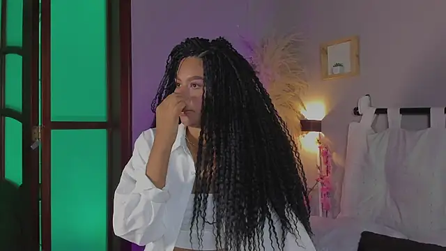 nayah   online show from January 25, 2025, 8:10 pm