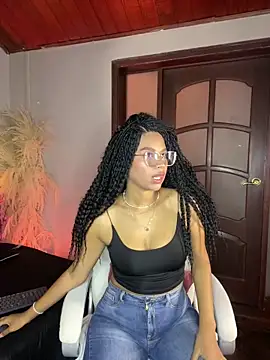 nayah   online show from January 30, 2025, 8:10 pm