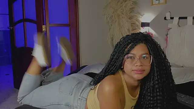 nayah   online show from February 7, 2025, 1:36 am