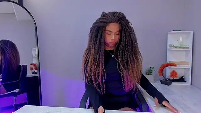 nayah   online show from September 10, 2025, 7:47 pm