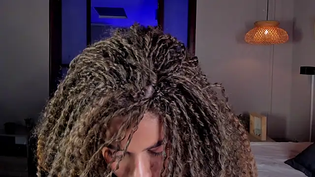 nayah   online show from September 16, 2025, 7:59 pm