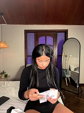 nayah   online show from December 19, 2025, 7:54 pm