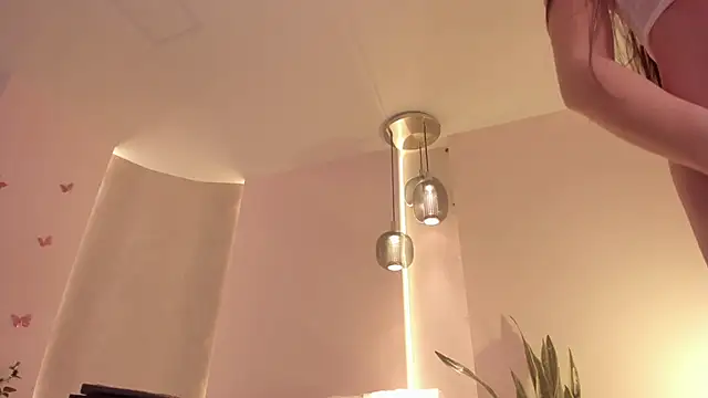 Snapshot of angeline-777 chatting on February 1, 2026, 2:15 pm angeline-777 online show from February 1, 2026, 2:15 pm