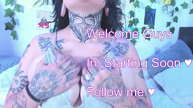 Snapshot of Dianne_Golden chatting on December 7, 2024, 1:18 pm Dianne Golden online show from December 7, 2024, 1:18 pm