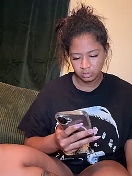 VanessaBling online show from November 18, 2025, 1:44 am