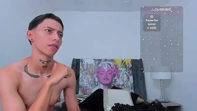 AmberAdams  online show from December 13, 2024, 2:27 pm