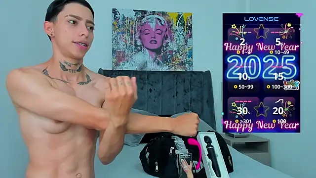 AmberAdams  online show from January 7, 2025, 1:24 pm