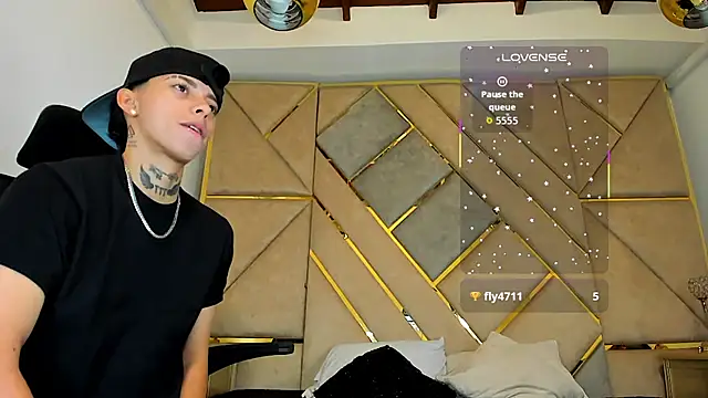 AmberAdams  online show from October 5, 2025, 3:21 pm