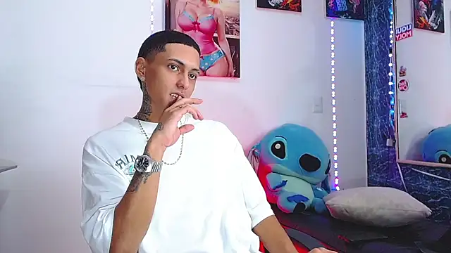 Snapshot of Liam_lee chatting on November 1, 2025, 1:02 pm Liam lee online show from November 1, 2025, 1:02 pm