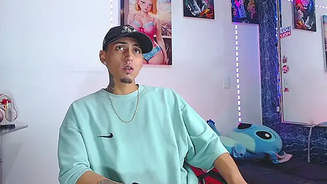 Snapshot of Liam_lee chatting on November 6, 2025, 10:32 pm Liam lee online show from November 6, 2025, 10:32 pm