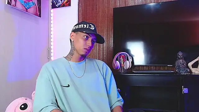 Snapshot of Liam_lee chatting on November 25, 2025, 2:39 pm Liam lee online show from November 25, 2025, 2:39 pm