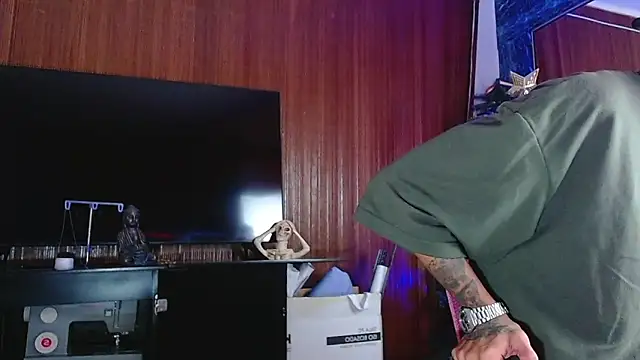 Snapshot of Liam_lee chatting on December 16, 2025, 10:37 pm Liam lee online show from December 16, 2025, 10:37 pm