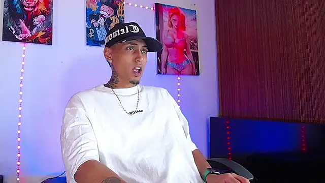 Snapshot of Liam_lee chatting on January 5, 2026, 8:56 pm Liam lee online show from January 5, 2026, 8:56 pm