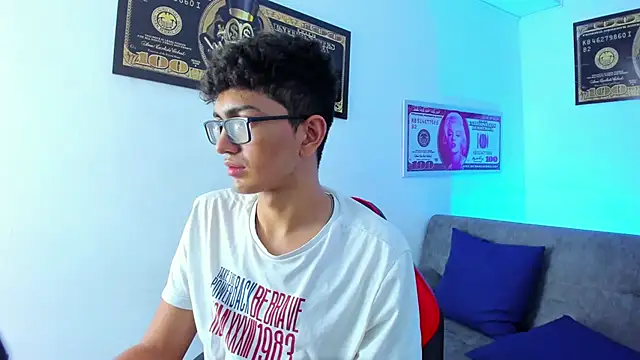 TylerWhite  online show from February 1, 2025, 9:21 am