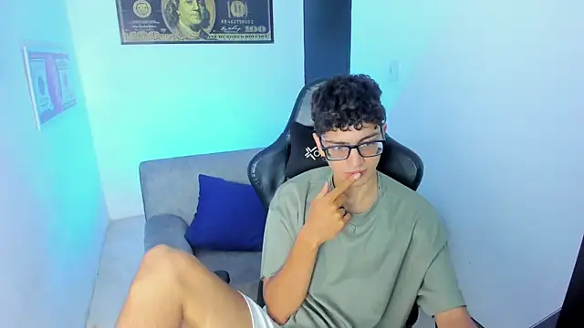 TylerWhite  online show from February 8, 2025, 2:58 am