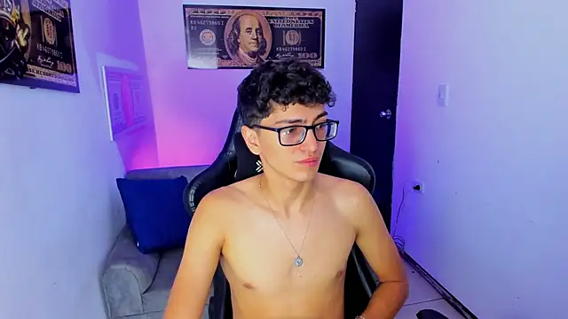 TylerWhite  online show from February 25, 2025, 5:52 am